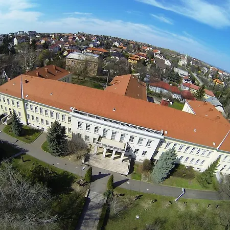 Tomori Pal Foiskola Kollegiuma
